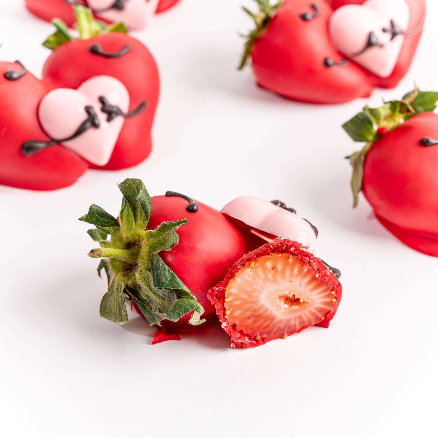 Hugging Hearts Strawberry 16pcs Gift Box