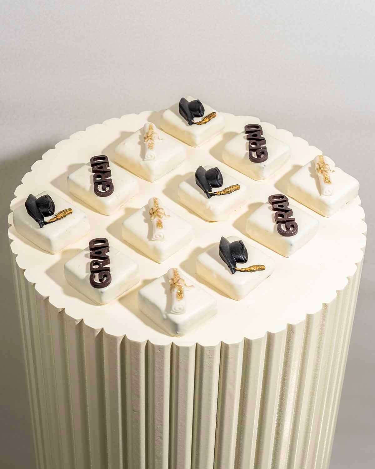 Graduation Cake Bites 2026 by NJD