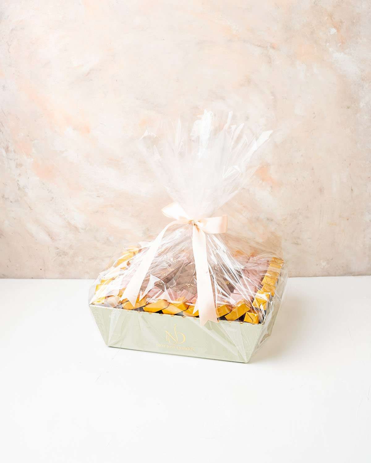 Gourmet Dates and Chocolates Gift