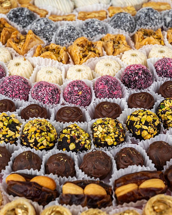 123-Piece Luxury Arabic Tray Arrangement
