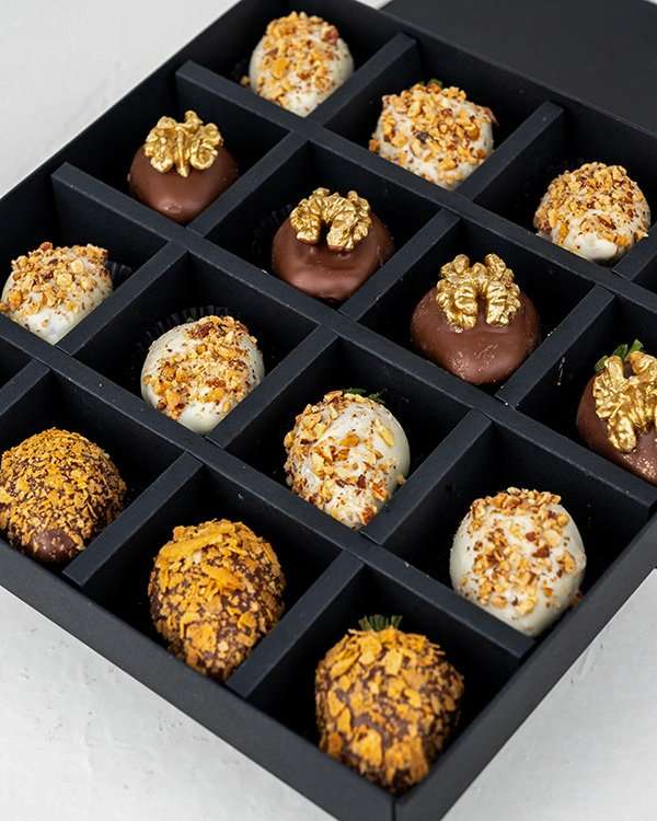 Chocolate Covered Strawberries with Nuts
