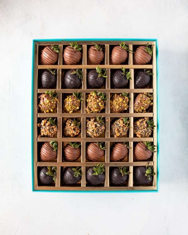 30pcs Chocolate Covered Strawberries by NJD