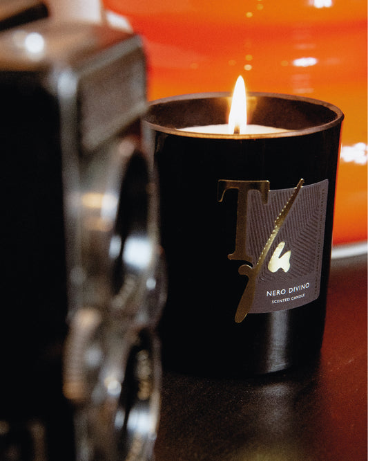 Black Divine Scented Candle 750g by Teatro
