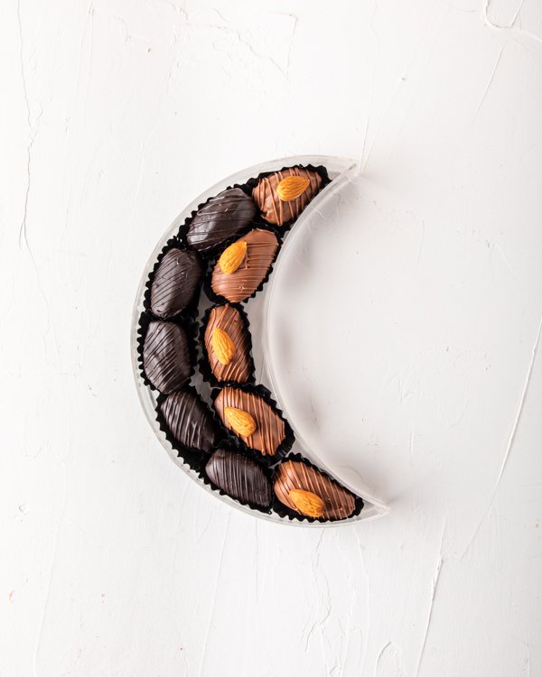 Crescent Dates Collection