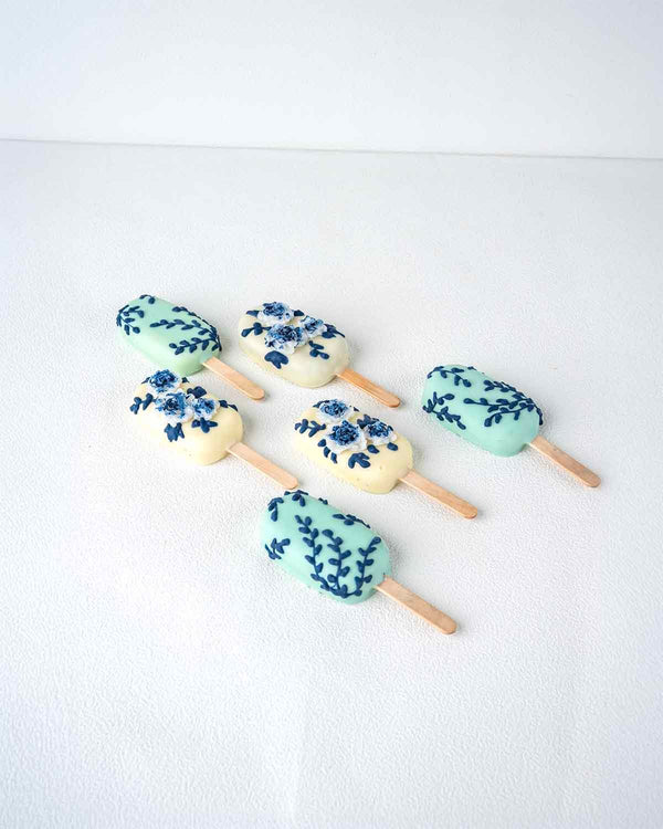White and Blue Cakesicles