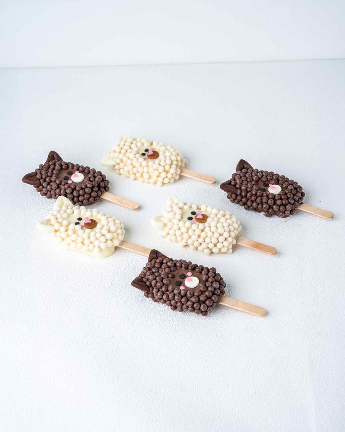 6 Sheep White and Dark Chocolate Cakesicles