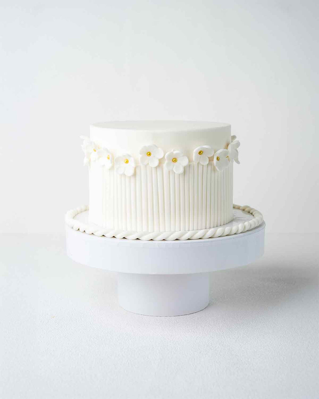 1kg White Cake by Cravings Cake