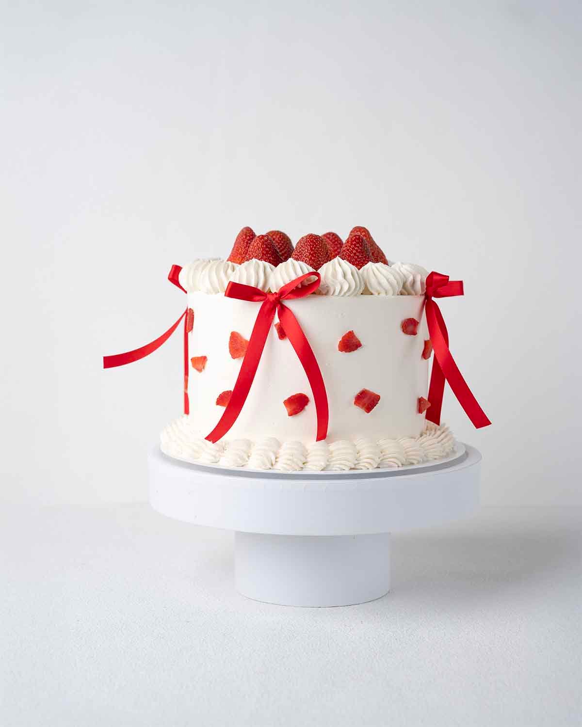Bows and Berry 1 Kg Cake by Cravings Cafe