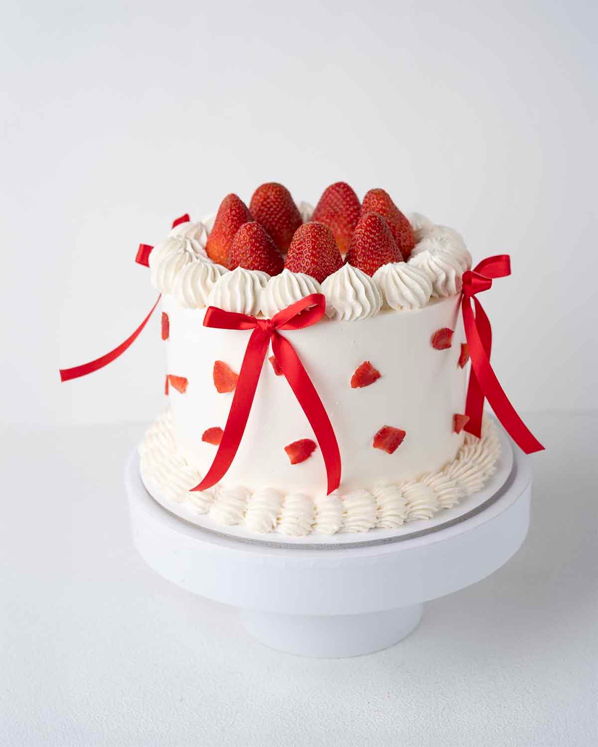 Bows and Berry 1 Kg Cake by Cravings Cafe