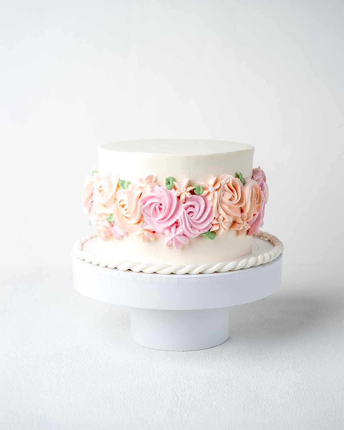 1kg Pastle Elegant Cake by Cravings Café