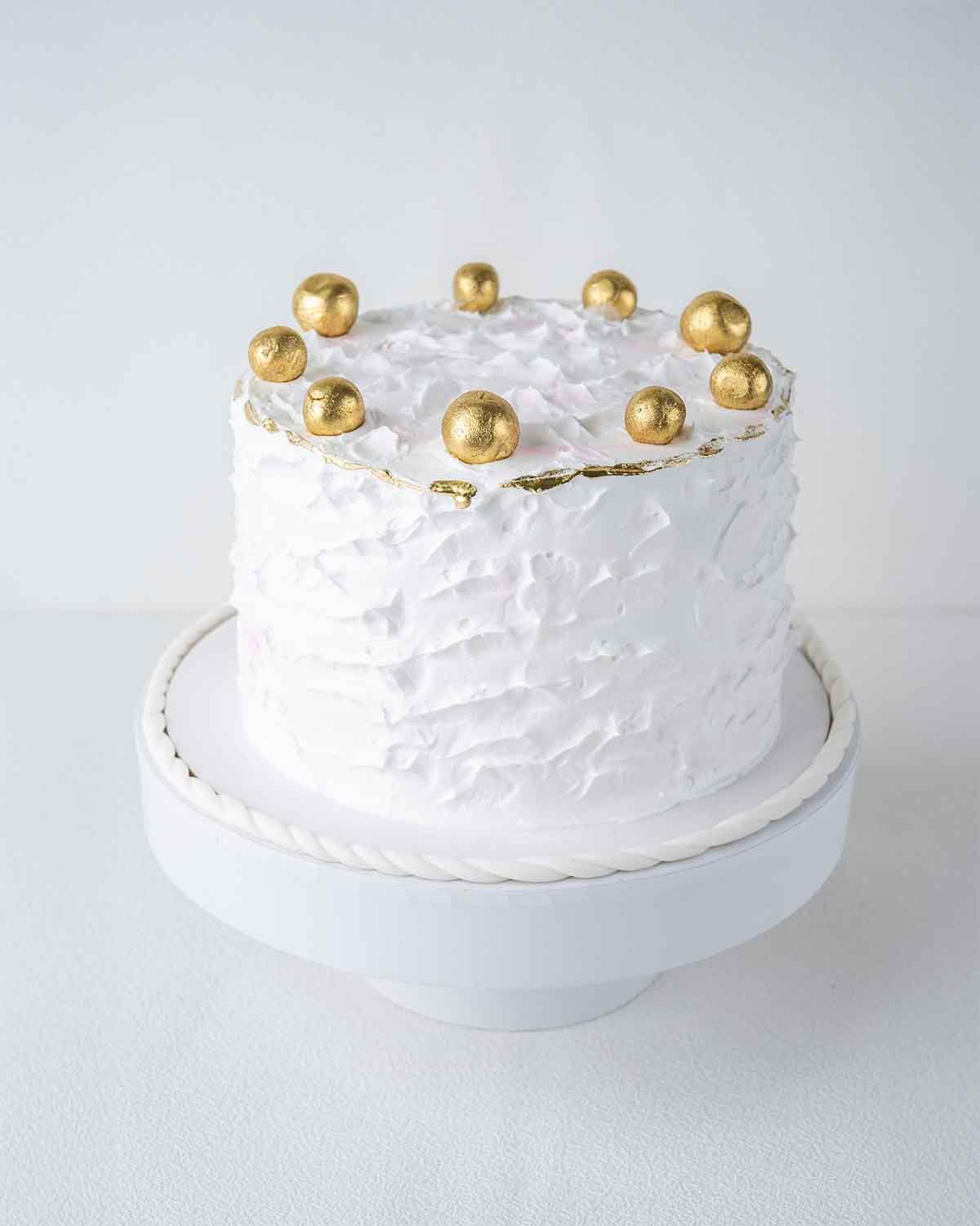 White and Gold Smudge Cake by NJD
