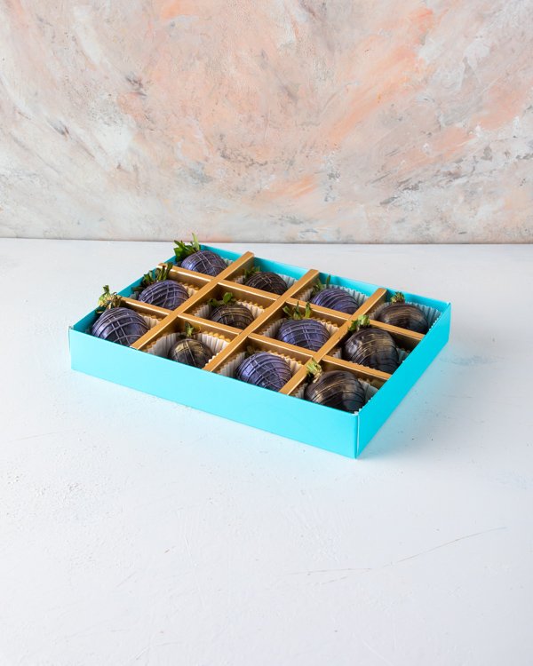 Metallic Chocolate-Covered Strawberries