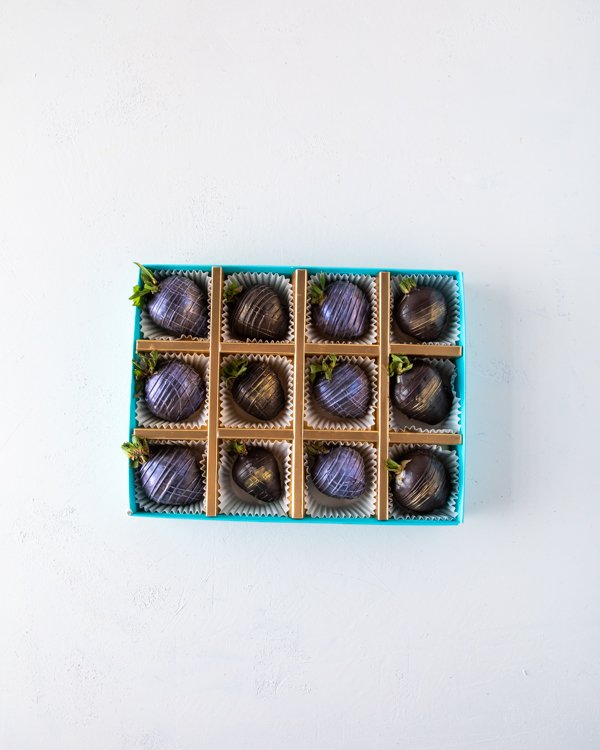 Metallic Chocolate-Covered Strawberries