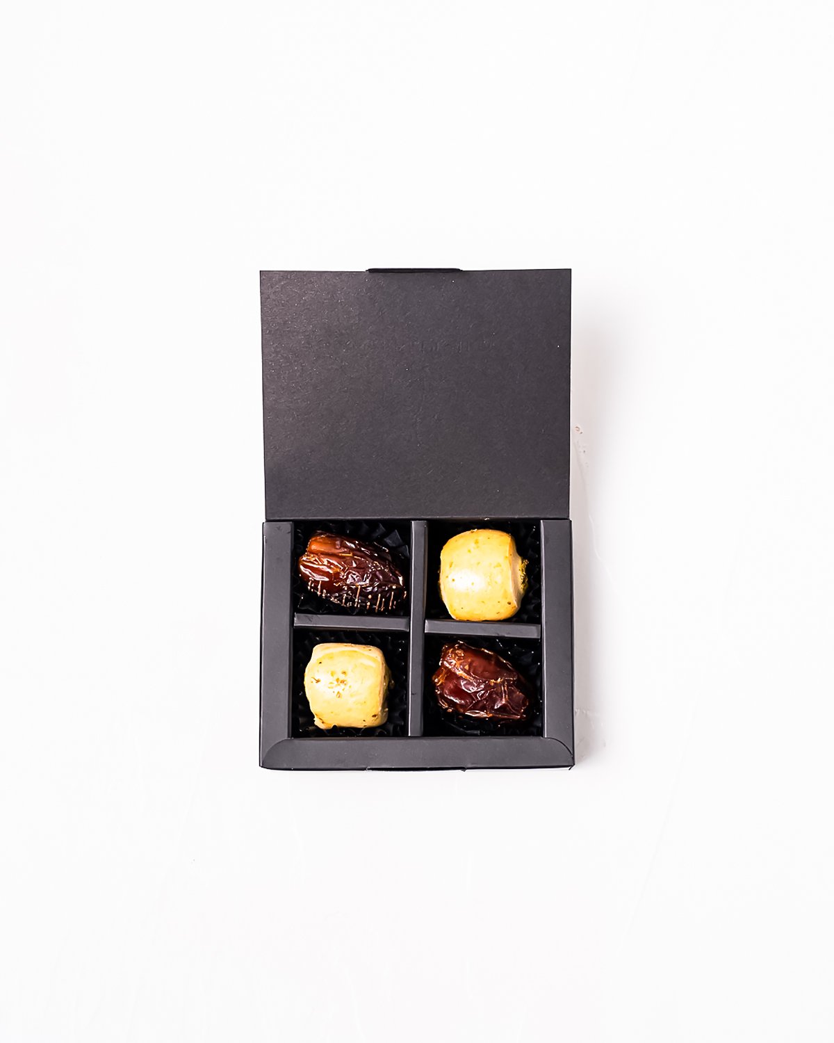 Dates and Crispy Zaatar Roll