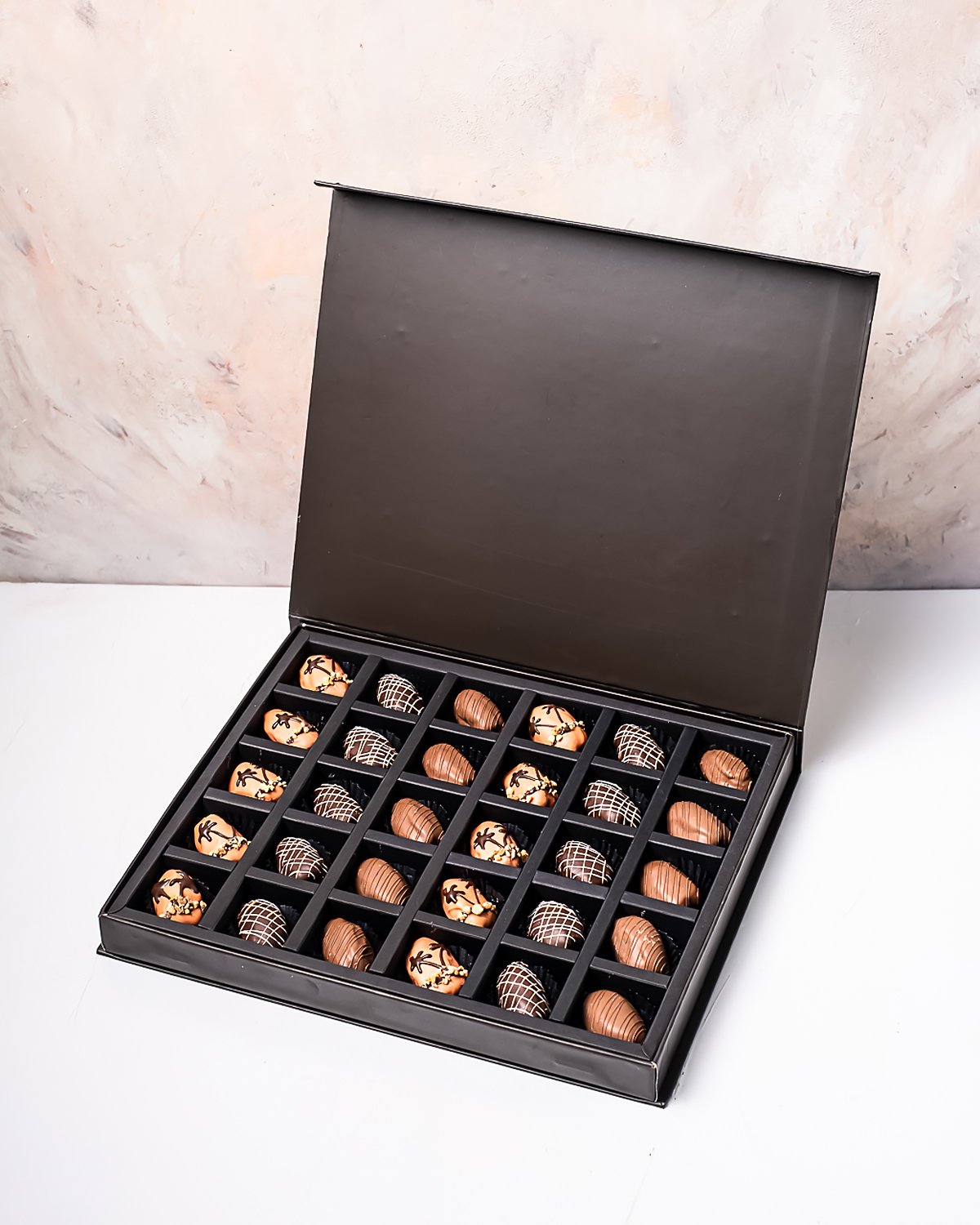 Luxury Chocolate Dates 30pcs Gift Box
