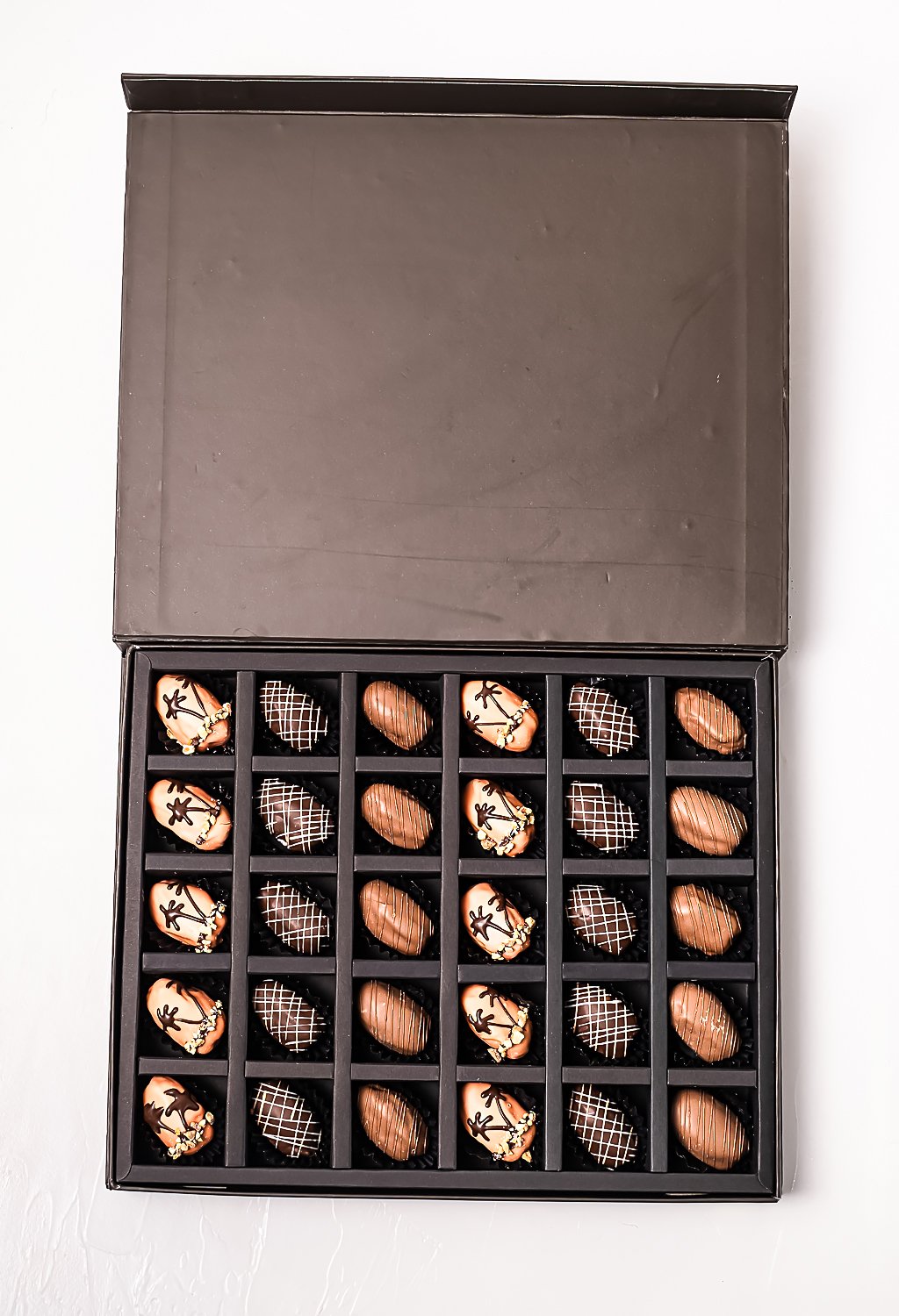 Luxury Chocolate Dates 30pcs Gift Box