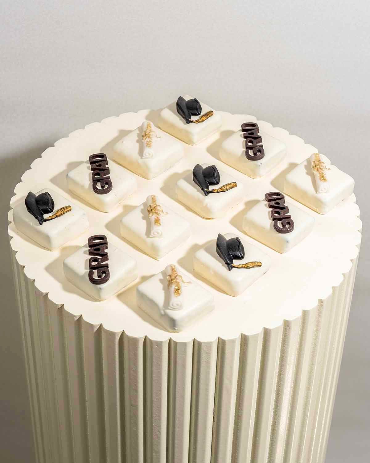 Graduation Cake bites 2024 by NJD