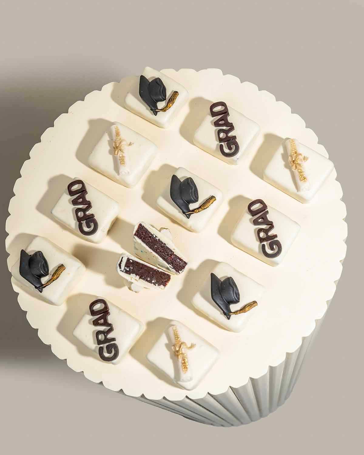 Graduation Cake bites 2024 by NJD