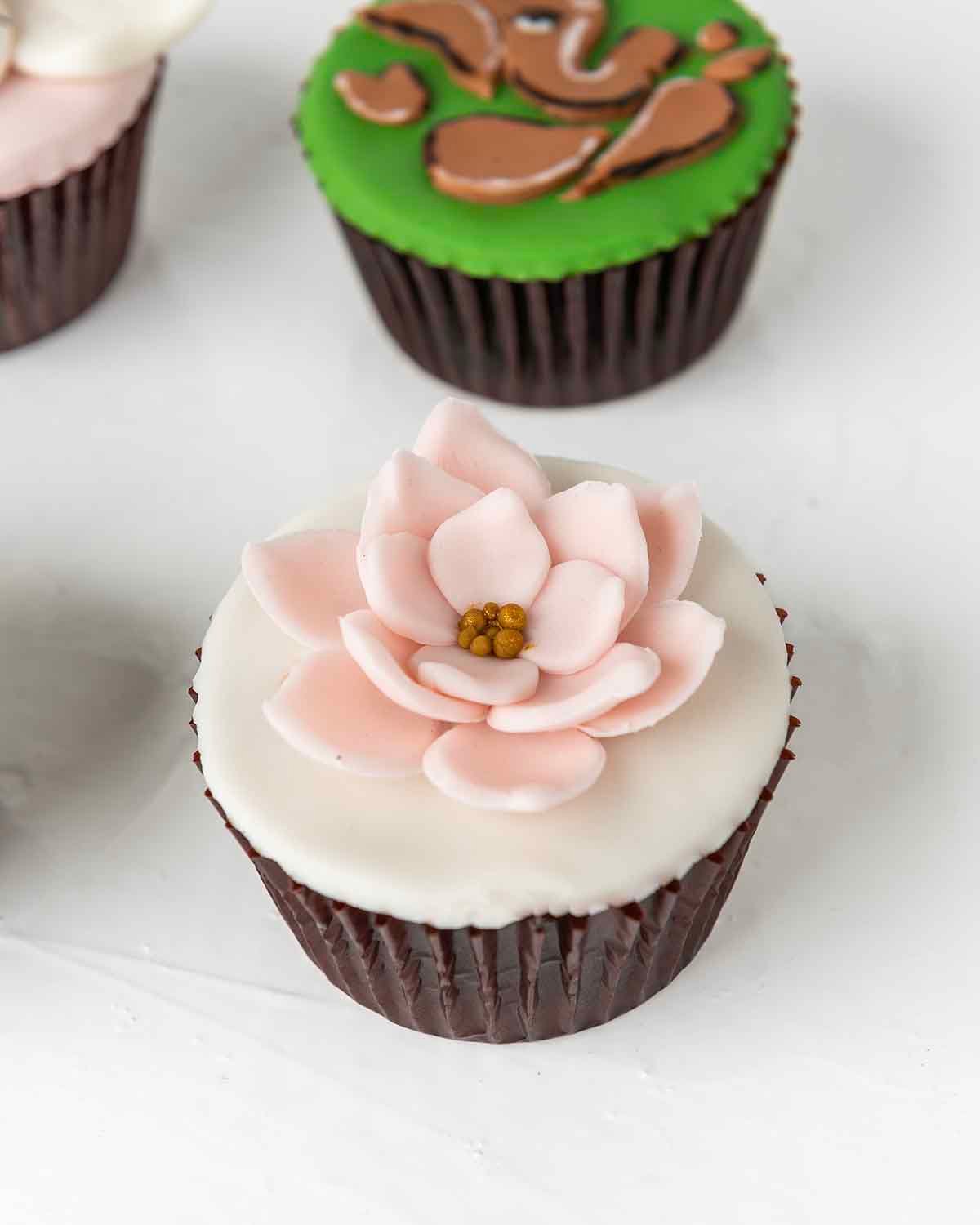 6 Ganesha Theme Cupcakes by NJD