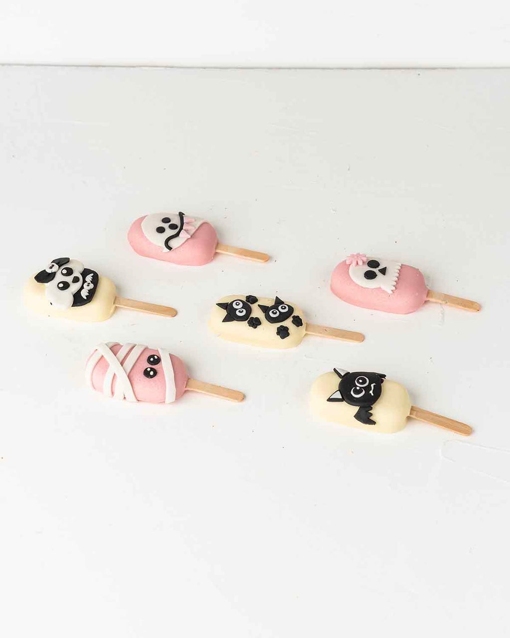 6 Halloween theme Cakesicles