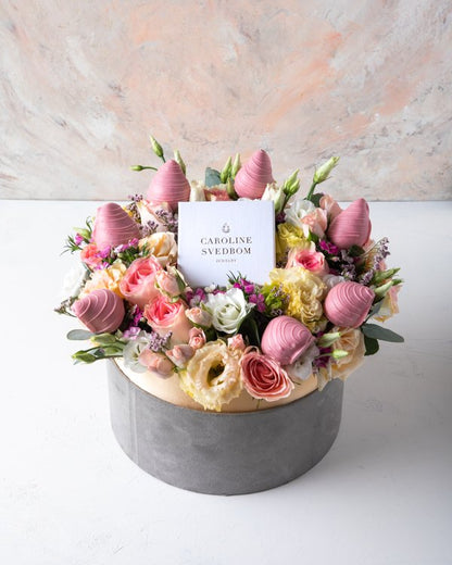 Estelle Necklace Hamper by NJD