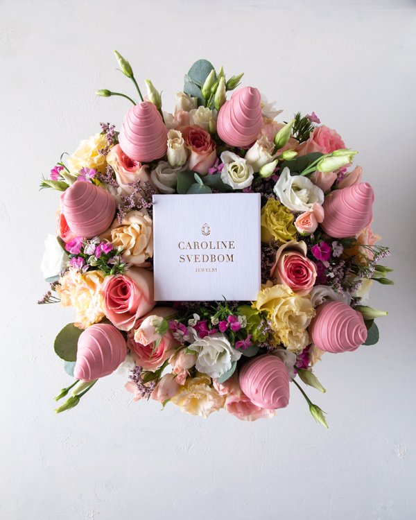 Letter Necklace Hamper by NJD