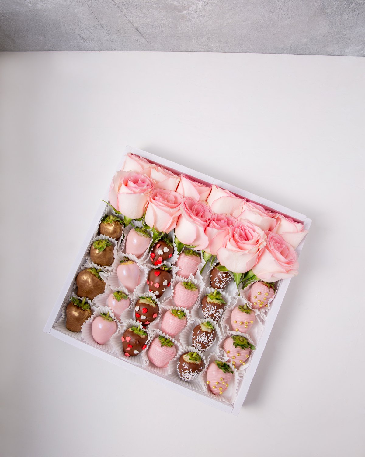 24pcs Strawberries and Roses by NJD