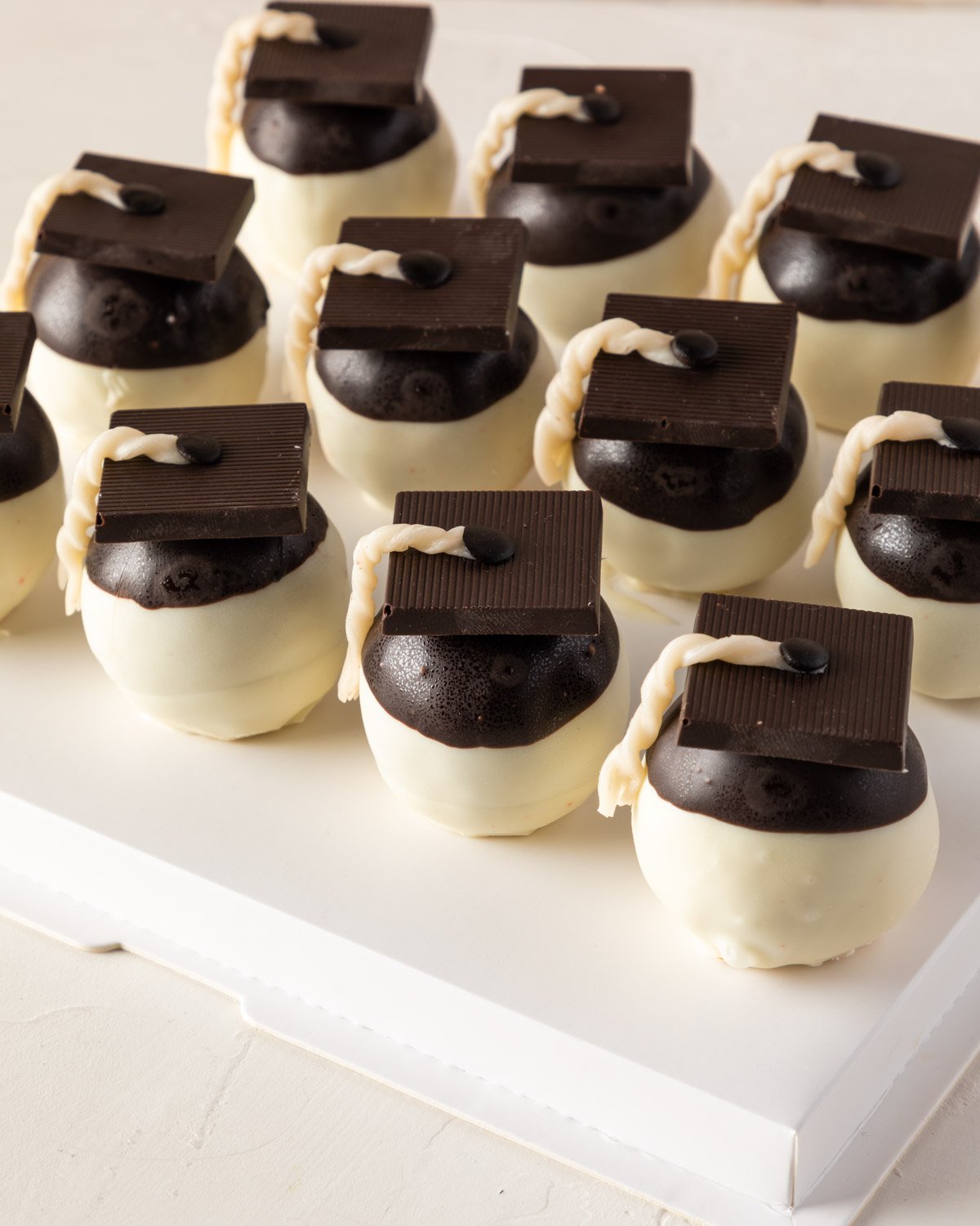 Graduation Special Cake pops by NJD