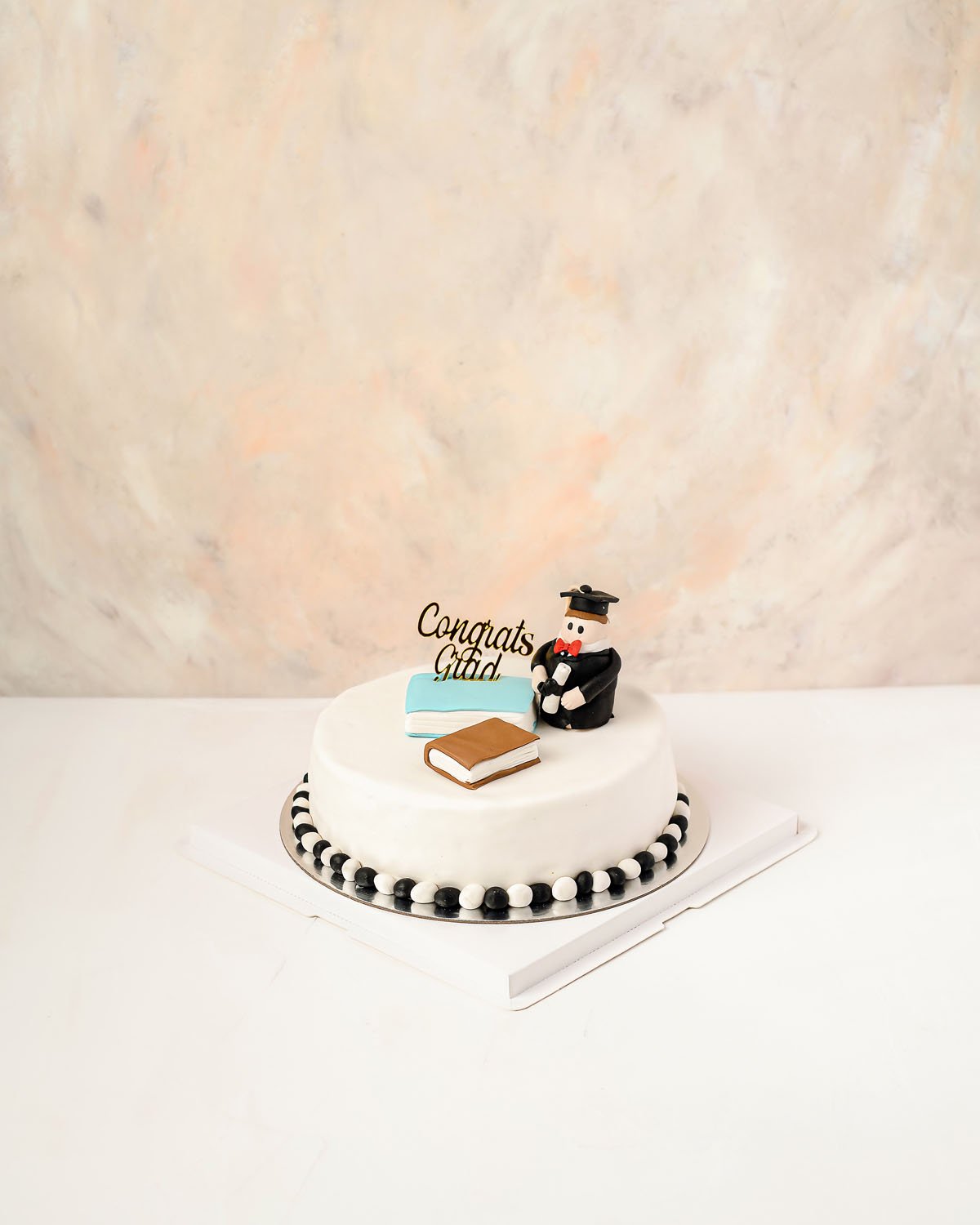 1 Kg Graduation Cake by NJD