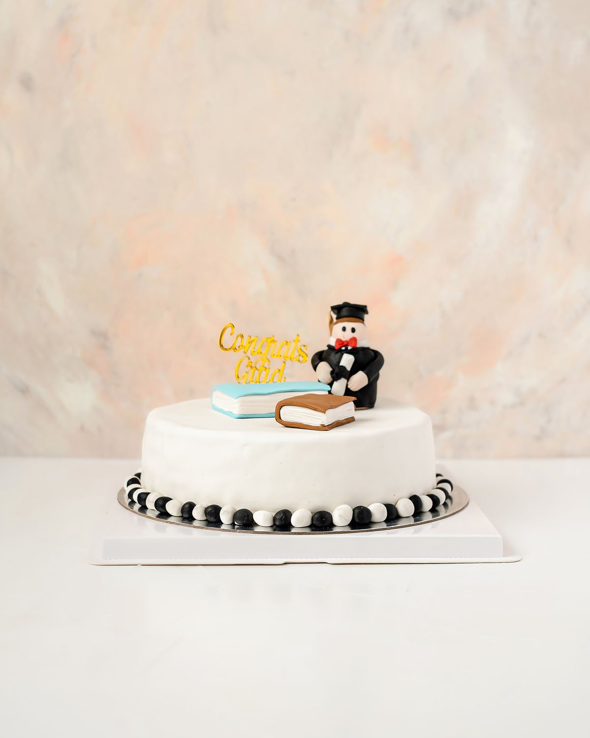 1 Kg Graduation Cake by NJD