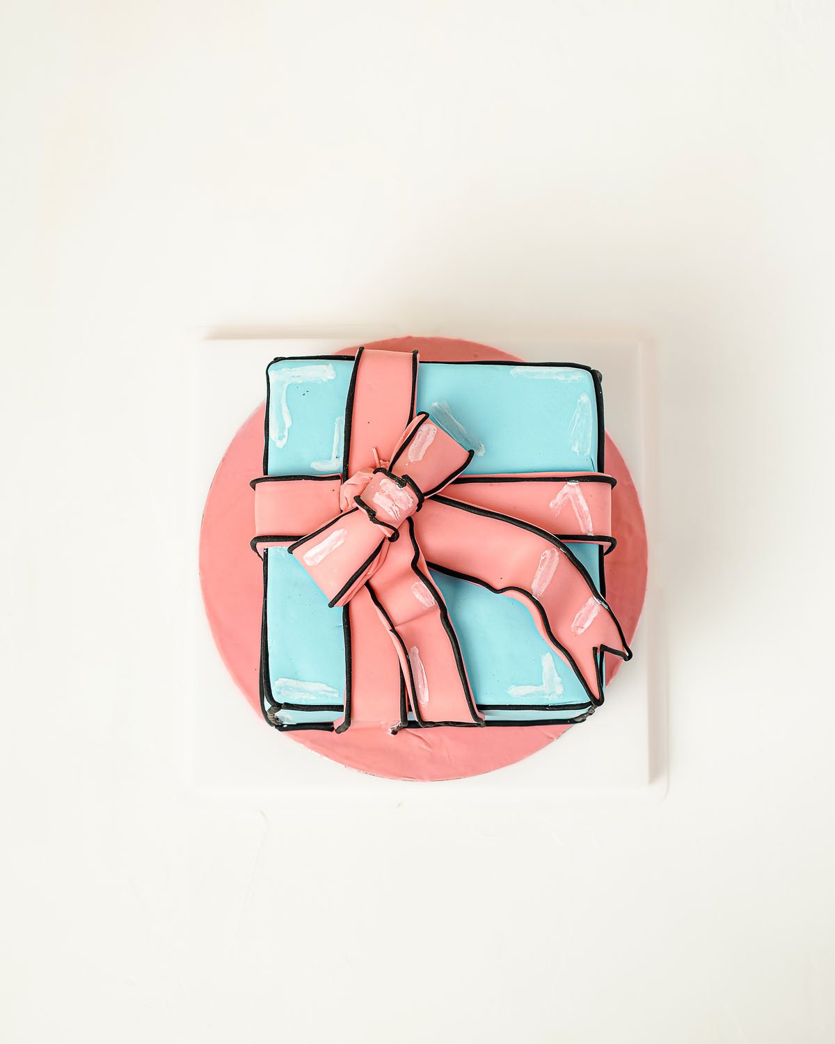 Gift Cartoon Cake by NJD