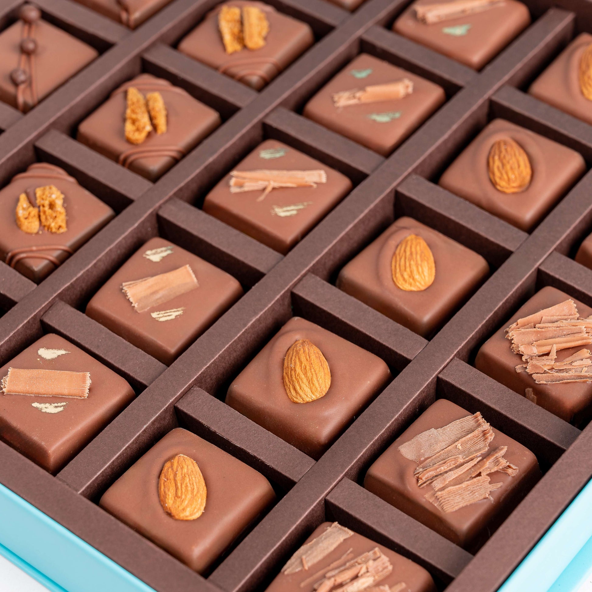 Signature Milk Chocolates 30pcs Gift Box