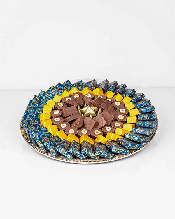 Regal Chocolates 94pcs Gift Arrangement