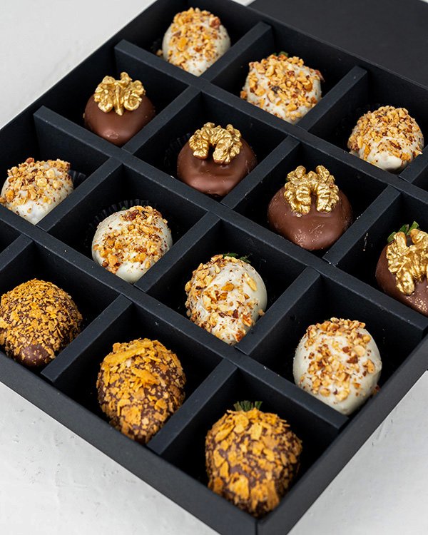 Chocolate Covered Strawberries with Nuts