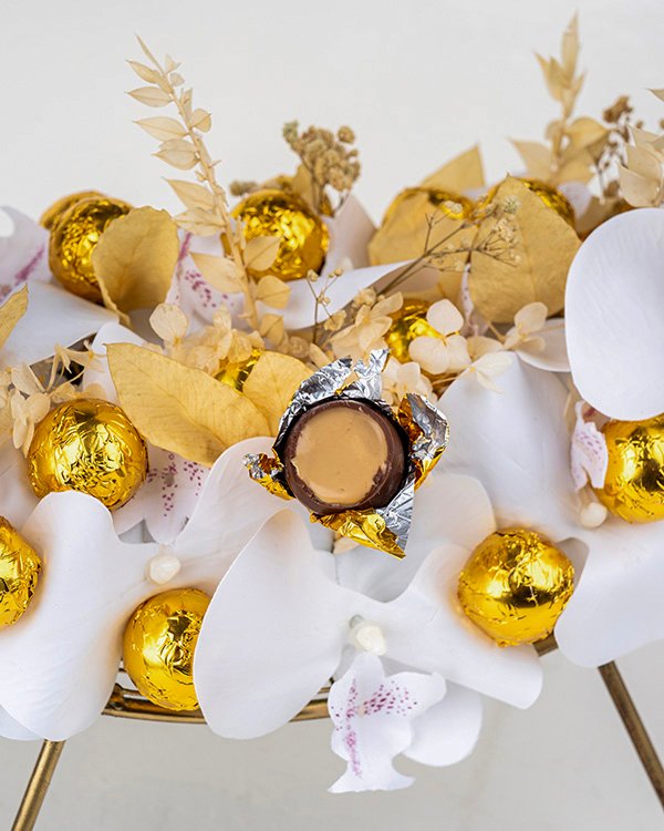 20 Chocolate Truffles Decorative Gift