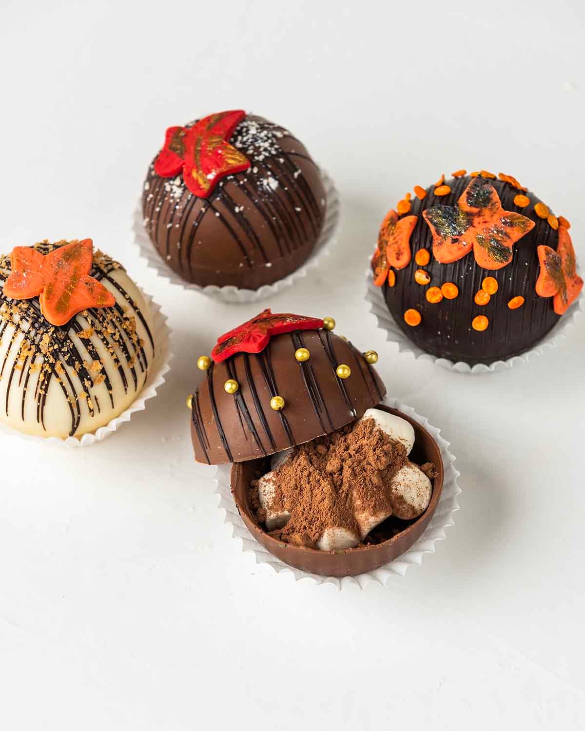 4 Thanksgiving Hot Chocolate Bombs