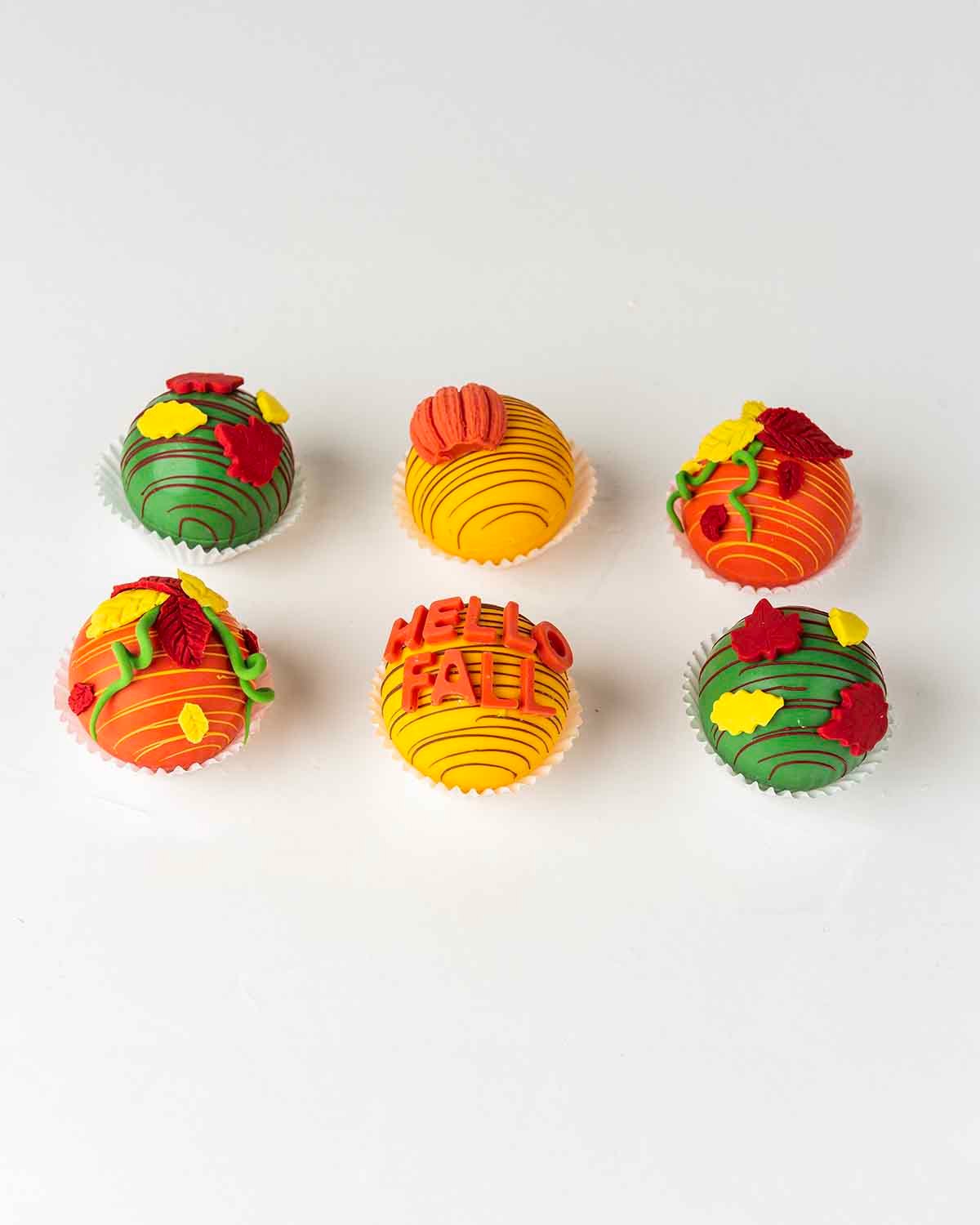 6 Thanksgiving Hot Chocolate Bombs