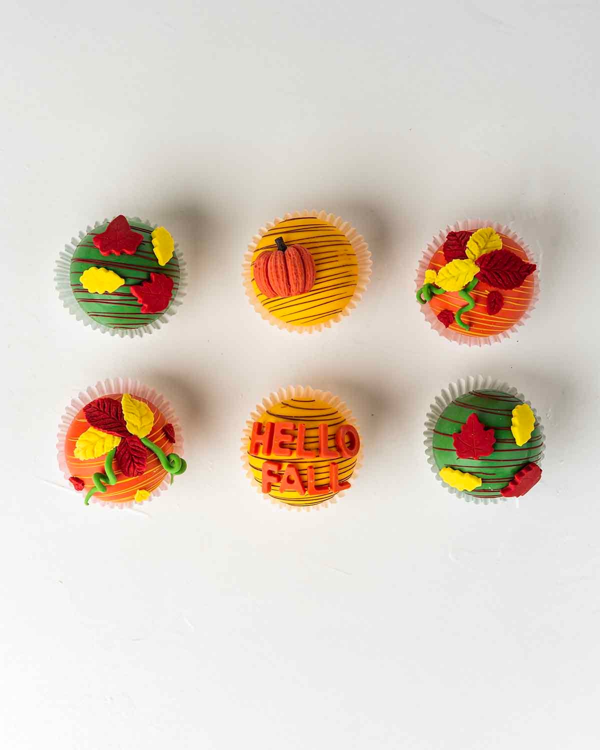 6 Thanksgiving Hot Chocolate Bombs