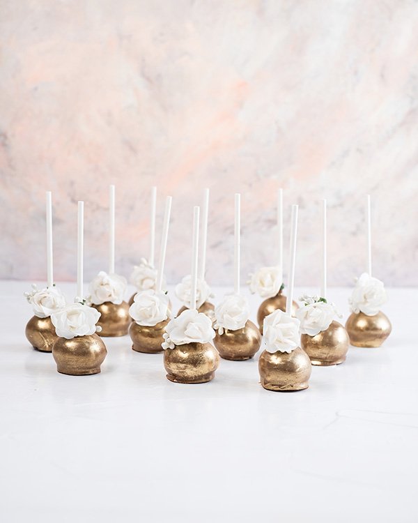 Party Cake pops by NJD