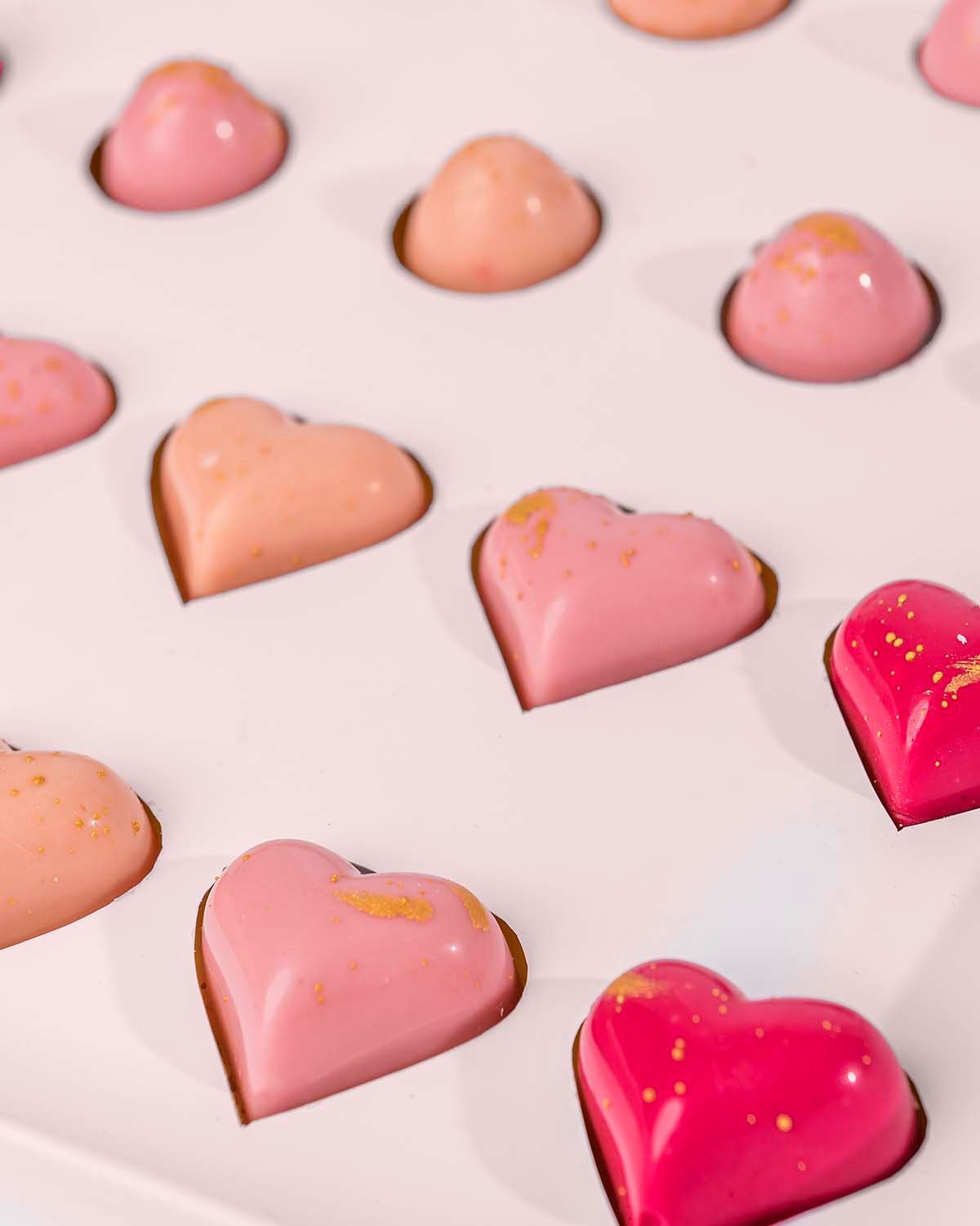 Assorted Hearts and Bonbons 20pcs Chocolate Gift Box