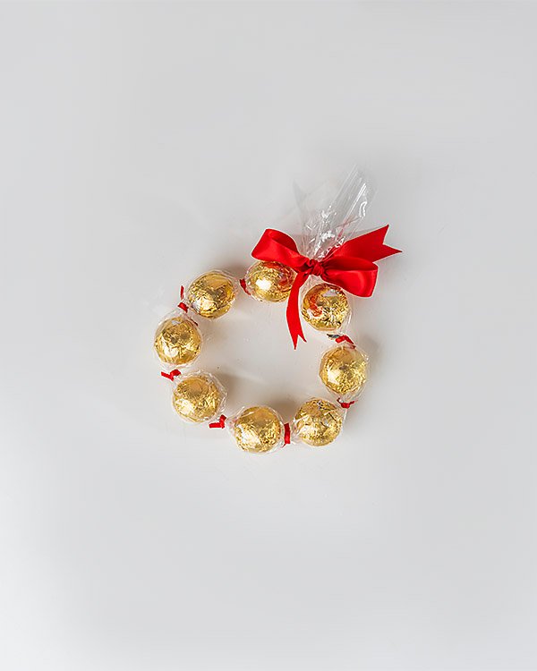 8 Chocolate Truffles Wreath by NJD
