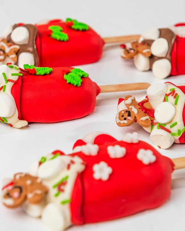 Gingerbread Man Theme Cakesicles by NJD