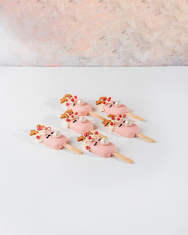 Pretty Reindeer Cakesicles by NJD