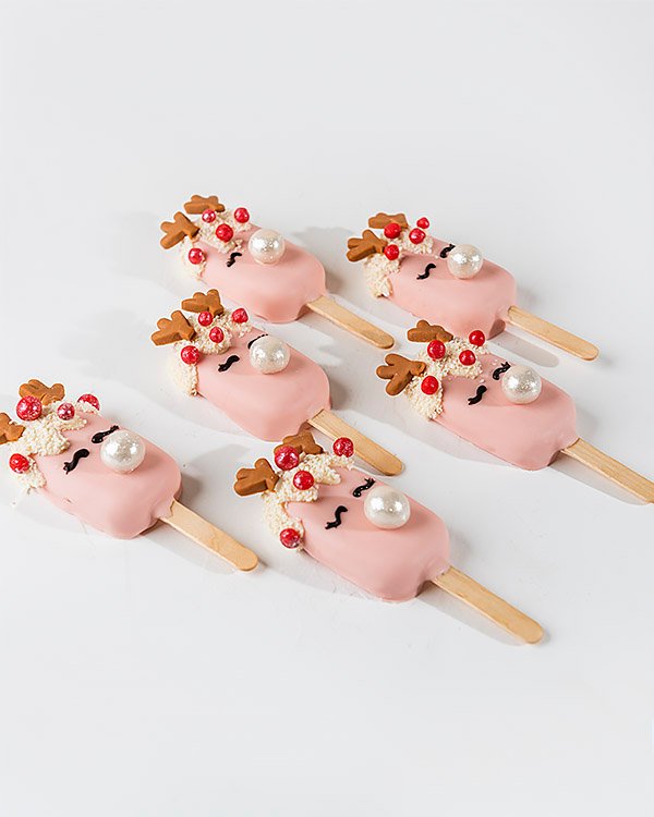 Pretty Reindeer Cakesicles by NJD