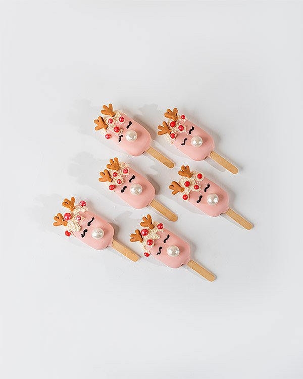 Pretty Reindeer Cakesicles by NJD