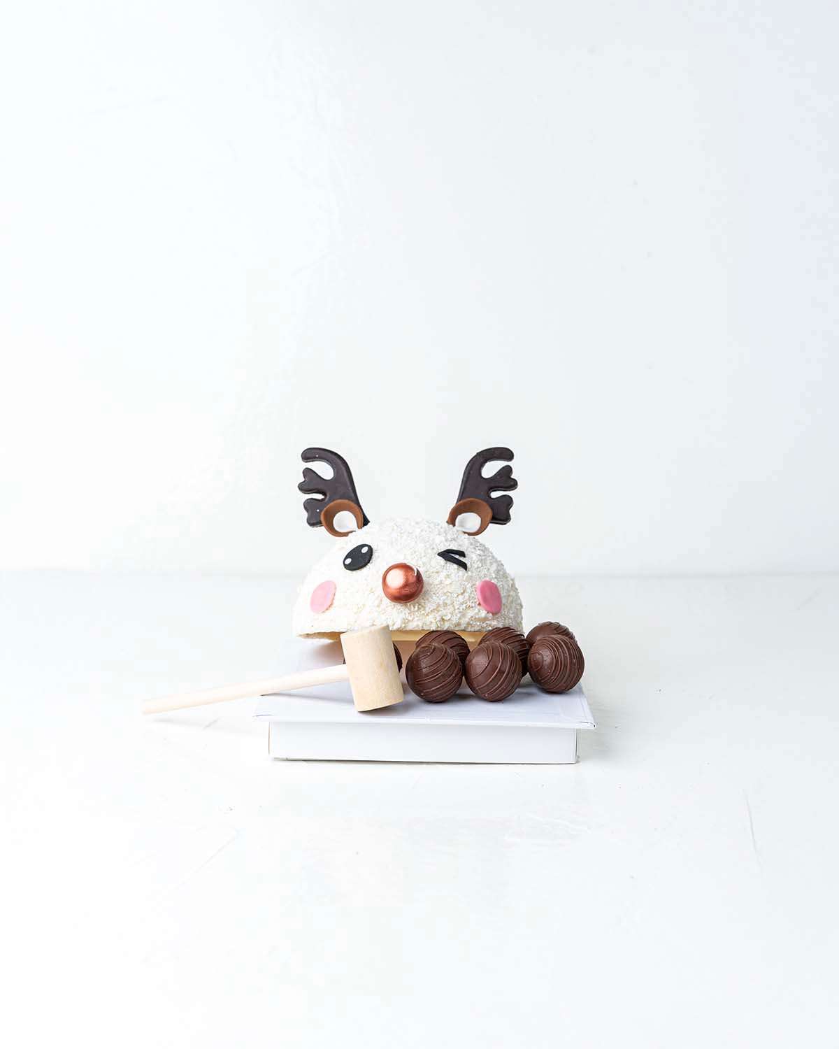 White Reindeer Smash Chocolate