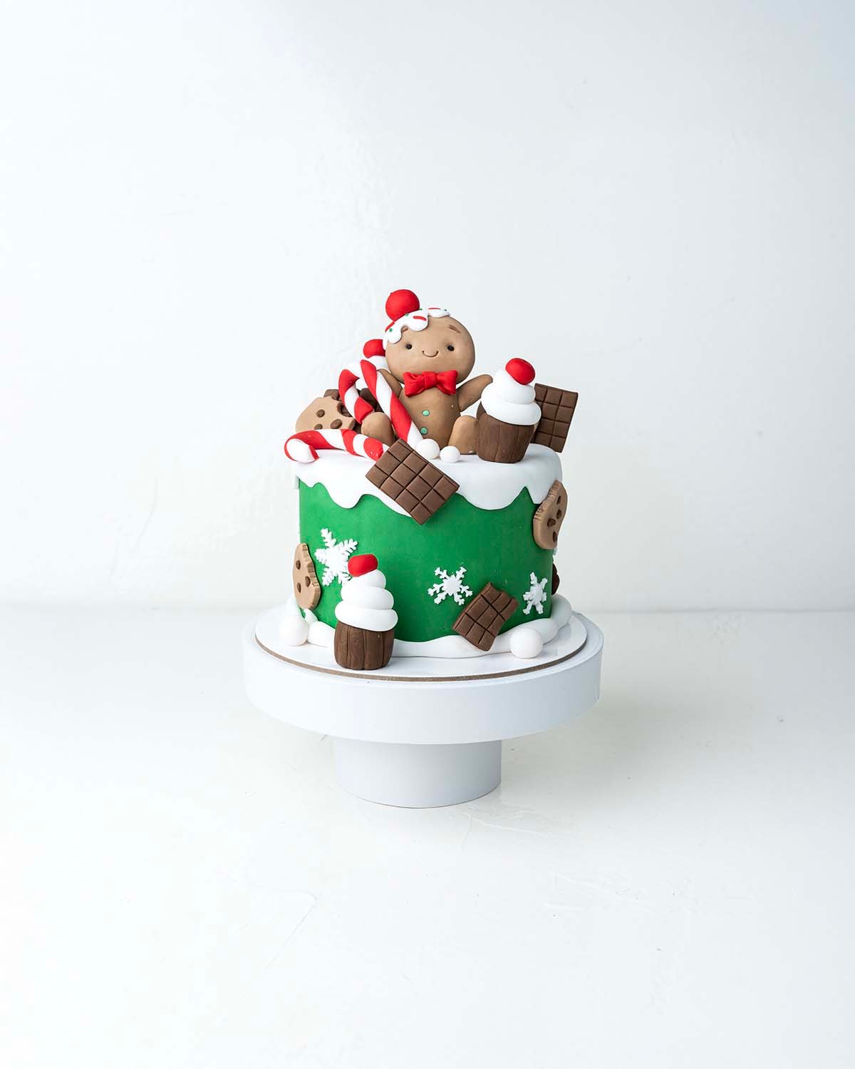 Gingerbread man cake
