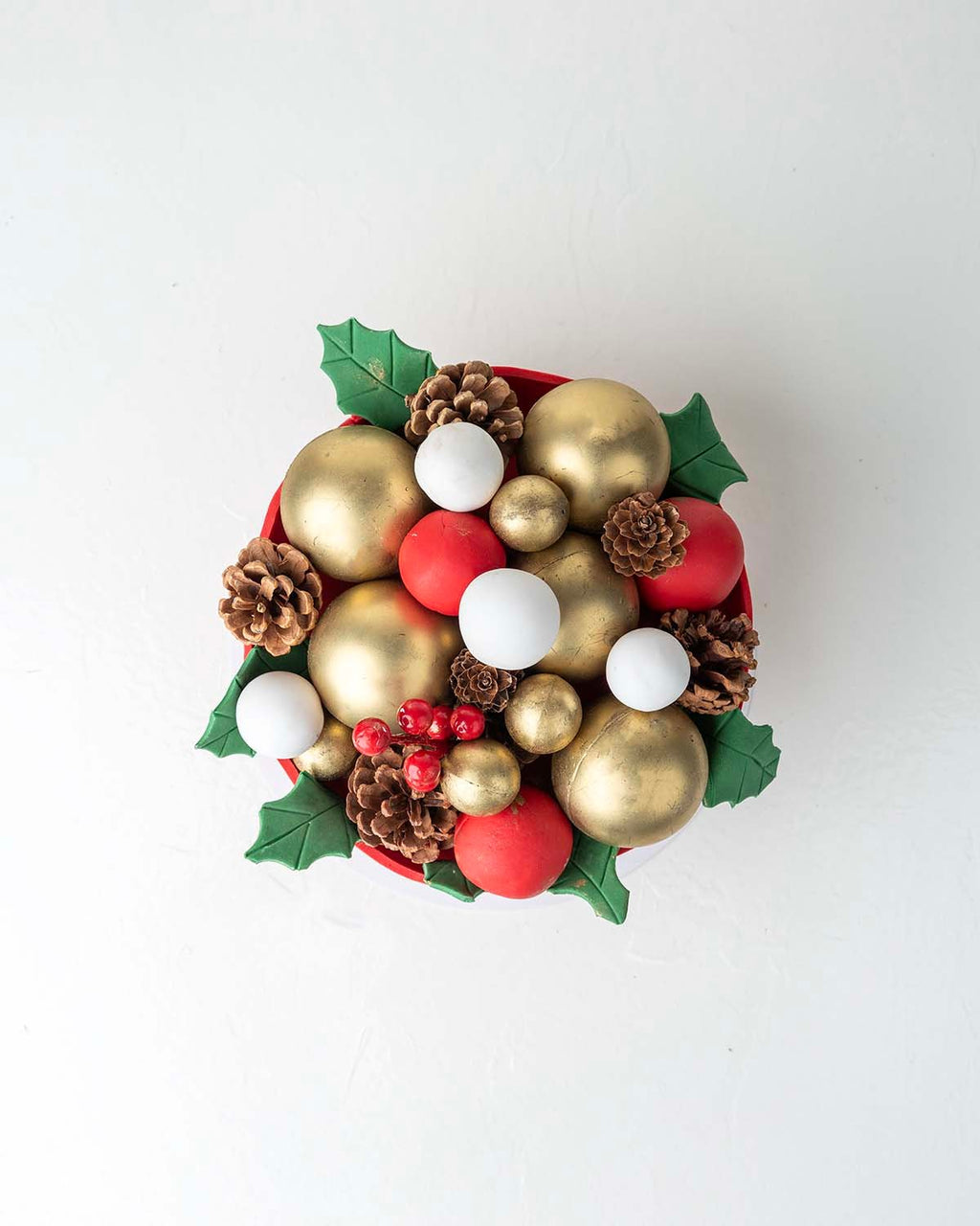 2kg Christmas cake with Edible Baubles