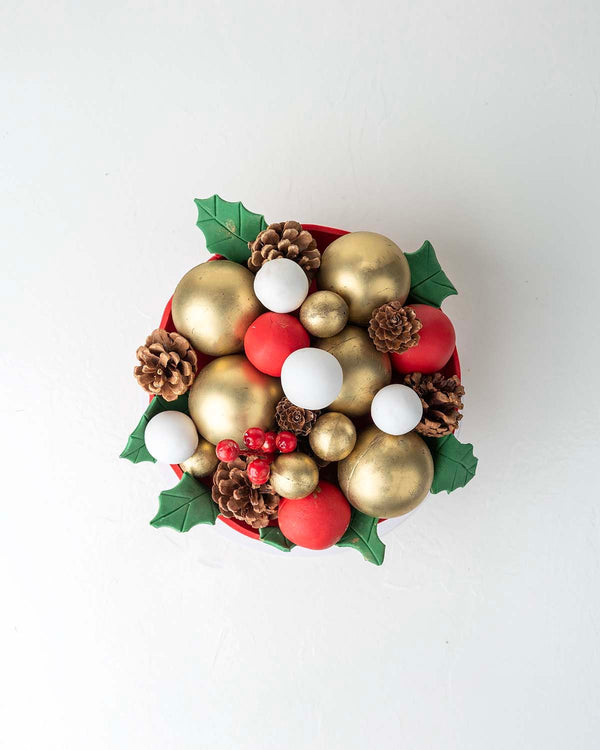 2kg Christmas cake with Edible Baubles
