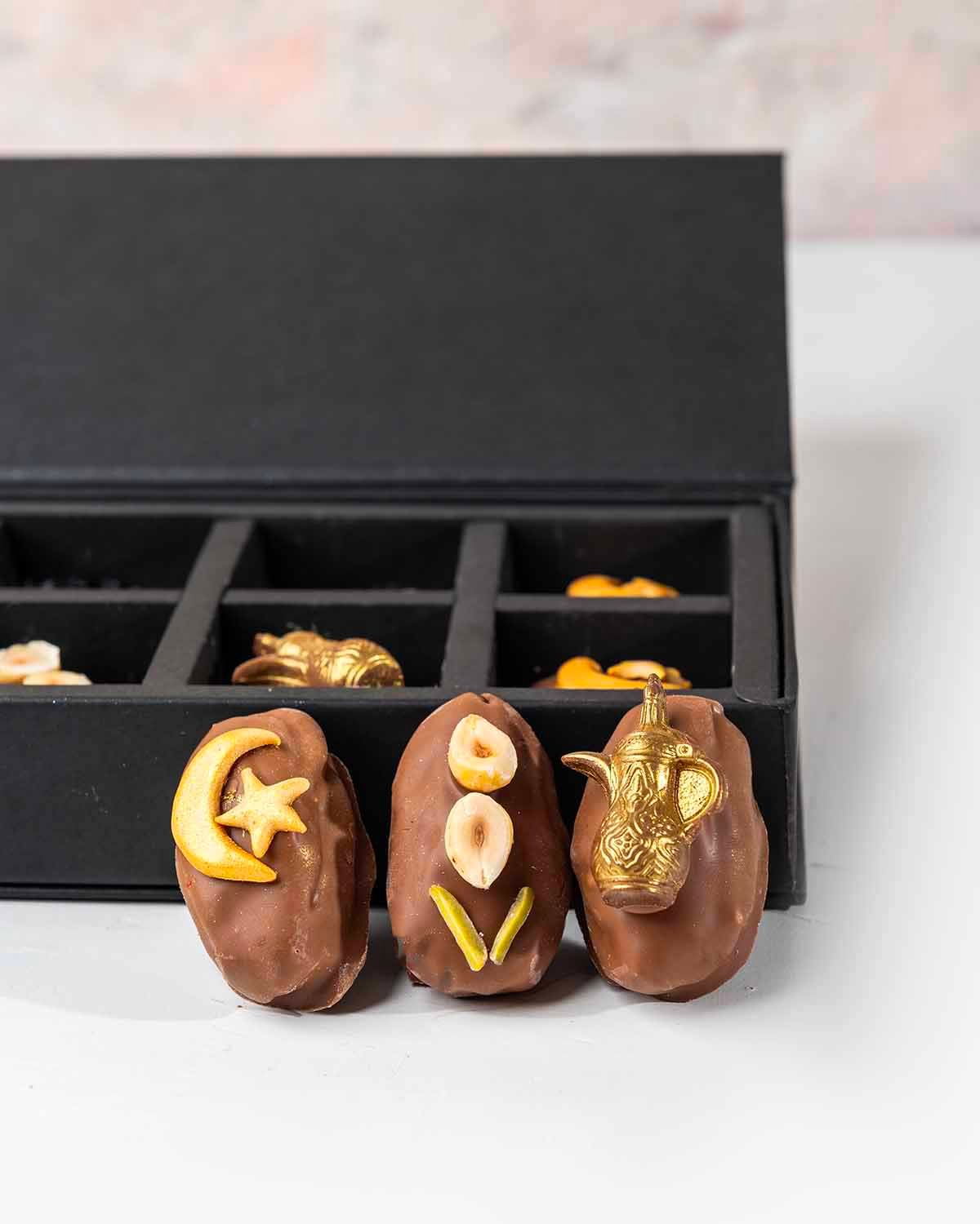 10 Designer Dates by NJD